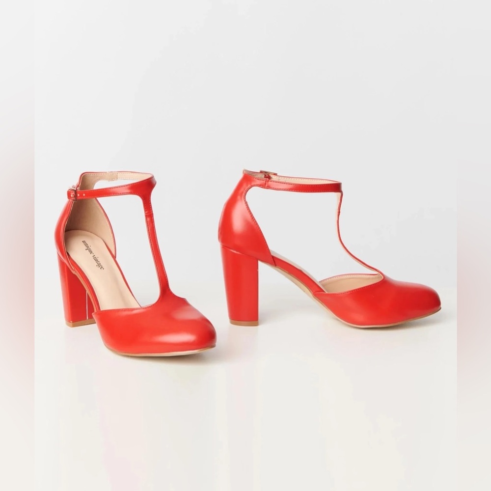 Unique Vintage 1920s Red Leatherette T-Strap Astaire Pumps, Size 5, NWT! - Picture 5 of 11